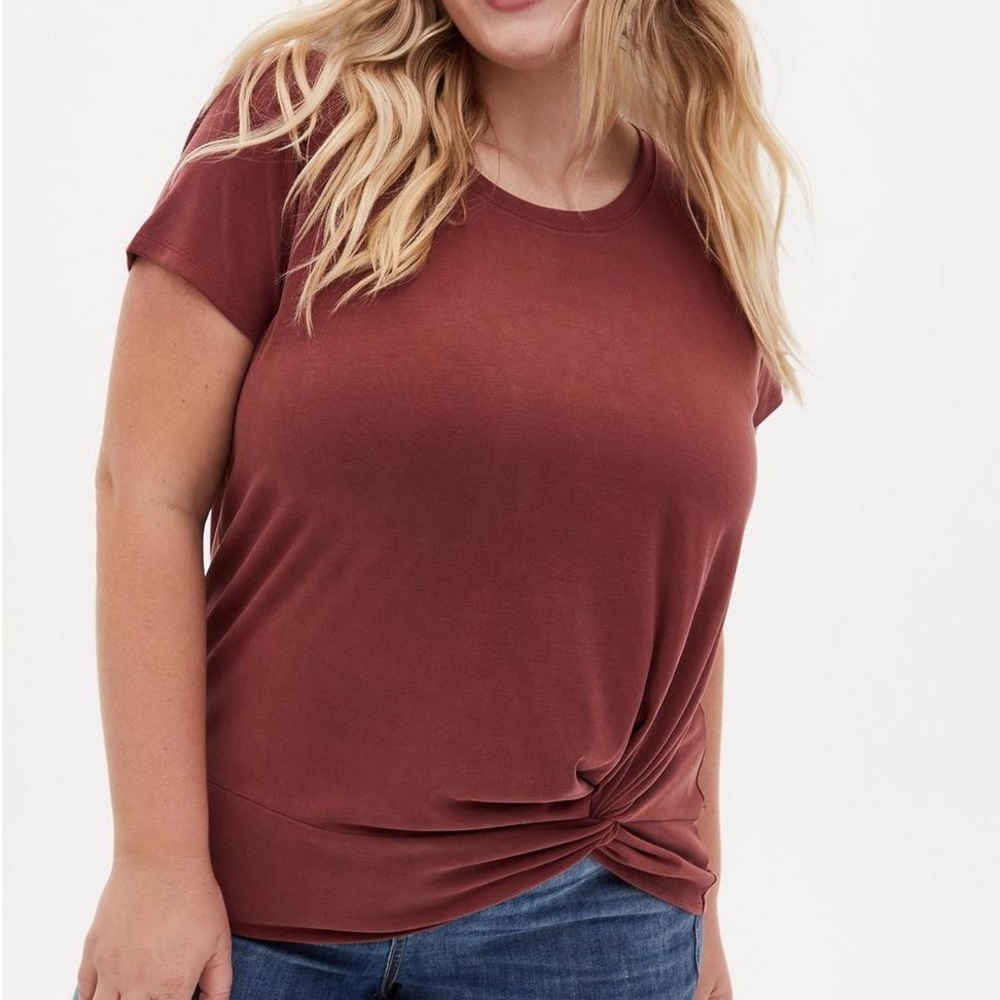 Torrid Brick Red Side Knot Tee Size 2X (Torrid 2)
